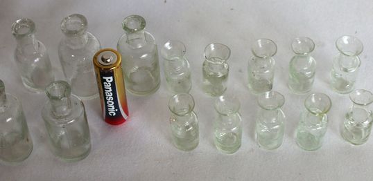 極小薬瓶２種１５本　A312-2