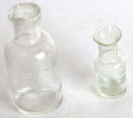 極小薬瓶２種１５本　A312-7