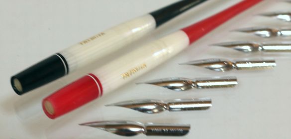 プラスチックペン軸２本とサジペン10本 B132-3