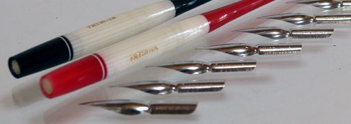 プラスチックペン軸２本とサジペン10本 B132-6