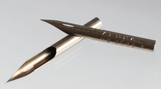 ペン軸付きゼブラ丸ペン10本 B50-8